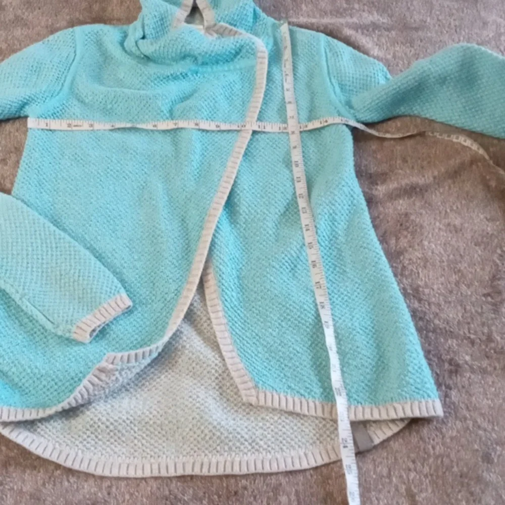 Ivivva Dream Embracer Wrap aqua and gray